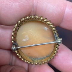 Vtg Carved Shell Cameo Brooch Twisted Rope Ribbon Rim Edge GF 1.50”x1.25” NICE!