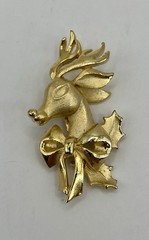 Vintage Reindeer Deer Pin Gold Tone Happy Holiday Christmas Costume Brooch