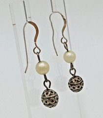 VTG 925 Faux Pearl Drop Earrings 1.5in Sterling Silver 7gtw Pattern Bead Artisan