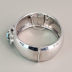 Vintage Hinged Bangle Bracelet Blue Rhinestone Silver Tone Signed 6.75″