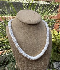 9-10mm 70’s HAWAIIAN PUKA SHELL Necklace 19 inch men/women’s