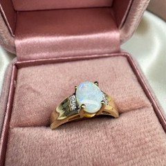 VINTAGE 10K Gold Natural Australian White Opal Diamond Ring Size 7 Rainbow Opal