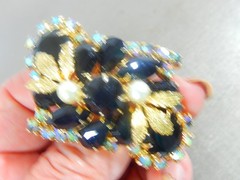 JULIANA D&E BLACK MULTI & ROUND AB RHINESTONE W/ GOLDEN LEAVES DOMED BROOCH