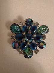 Vtg 60s Judy Lee Molded Peacock Riveted Aurora Borealis Iridescent Brooch Pin