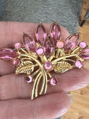 Lovely Vintage Open back Pink Crystal Glass Flower Pin Brooch & Earrings Set