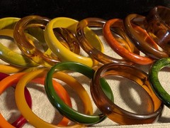 35 BIG Vintage Bakelite Thermoset Lucite Plastic Carved Bracelet Lot! Colorful!
