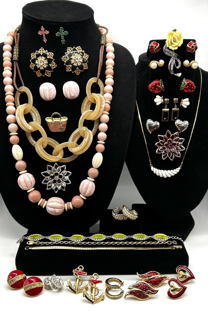 Vtg-70s-90s-AVON-JEWELRY LOT-42 Piece-Earrings-Necklaces-Brooches-Bracelets-Sets