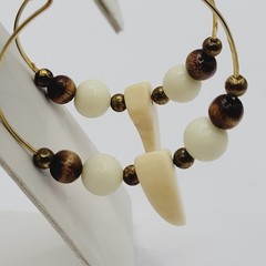 Southwest Style Beaded Wire Hoop w Faux Resin Claw or Tooth Vtg Pierced Earrings