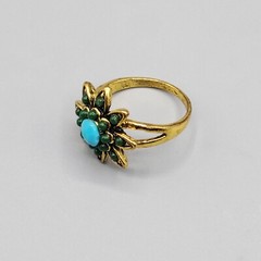 BOHO VINTAGE STYLE AGED GOLD WOMEN’S RING SZ 8.5 GREEN AND TURQUOISE