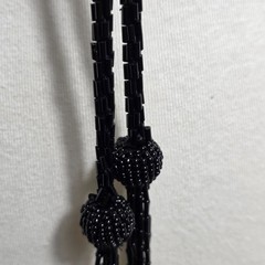 Vintage-Style Black Beaded Lariat Necklace Long Clasp Free Intricate Tassel Ends