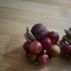 Women’s Clip-On Cluster Bead Earrings Gold Tone Pink Purple Red Round