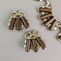Vintage Necklace Clip On Earrings Set Brown Logs Gold Tone SHORT 13″