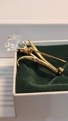 SWAROVSKI~Crystal Memories~*LILY OF THE VALLEY GOLD TONE PIN*~1.69″ Tall~Box~COA
