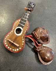 Vintage 1940s 1950s Wooden Guitar w/Hanging Castanets Music Brooch Pin Spanish