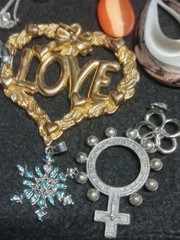 Costume Jewlery Necklace Pendant Lot