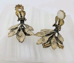 Vintage La Roco Green Yellow Rhinestone Gold Tone Earrings Clip Marquise Leaves