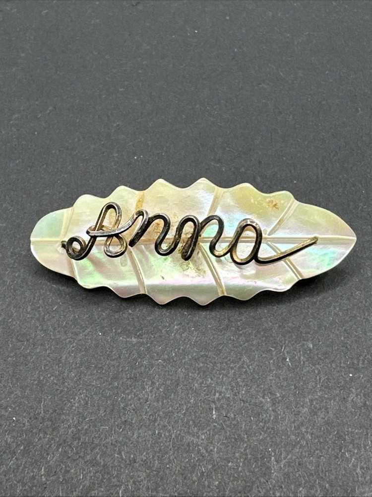 Anna Vintage Sweetheart Brooch J42
