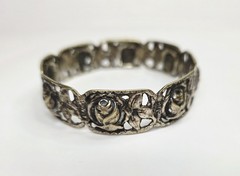 Vintage Brass Toned Metal Rose Panel Bracelet 8″ Bangle Art Nouveau Style