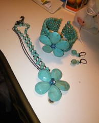 Vintage Turquoise Flower Tropical Beaded Jewelry Set Necklace Bracelet Earrings