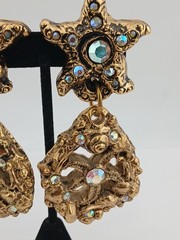 EXTRAORDINARY JACKY DE G Gold Tone AB Stones Starfish dangle clip-on earrings