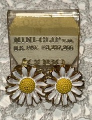 Vintage Coro Pegasus Daisy Mini Clip Earrings NOS White Enamel 0.5” Gold 1966
