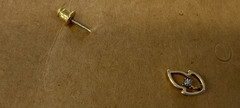 Used Vintage Gold Tone Leaf with a faux Diamond Stone Hat Or Stick Pin 2″