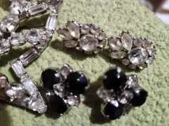 Vintage Jewelry lot, Mostly Rhinestone pieces. Brooch, earrings & Rings