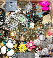 FREE SHIP 5 Pound Lb Unsearched Lot Jewelry VTG New Junk Art Craft Treasure Box