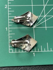 Vintage 1.1” Floral Silver Tone Metal Curled Clip Earrings