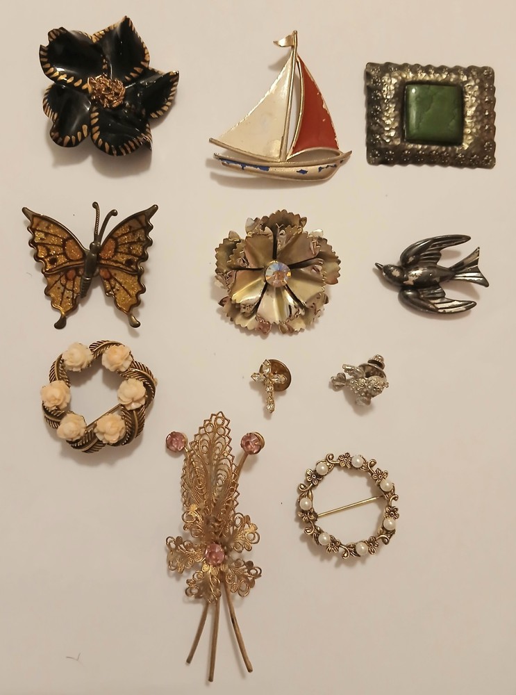 Vintage Lot 11 Brooches Pins 1940s-1950s Flower, Birds, Butterfly, Circle, Cross