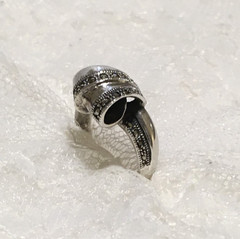 Vintage Sterling Silver Ring Womens Sz 8.25 Ribbon Bow design Marcasite Accents