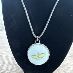 Vintage Hand-Painted Porcelain Butterfly Pendant – Brass Setting – 1950s–1970s