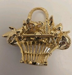 Vintage GERRY’S Signed Flower Basket Gold Tone Brooch Pin Faux Pearls & Gems