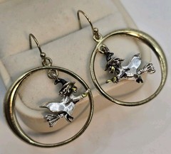 Avon 2008 Flying Witch Earrings Halloween Dangle Gold Tone Hoop Vintage Costume