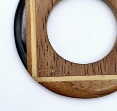 Vintage Gold Tone Wood Circle Pendant Necklace Mod MCM Segmented Geometric