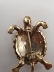 Lauren Conrad Signed Vintage Turtle Pin Brooch Gold Tone Honey-Colored Enamel