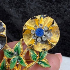 Vintage Pot Metal Enamel Rhinestone Flower Brooch Gold Tone READ