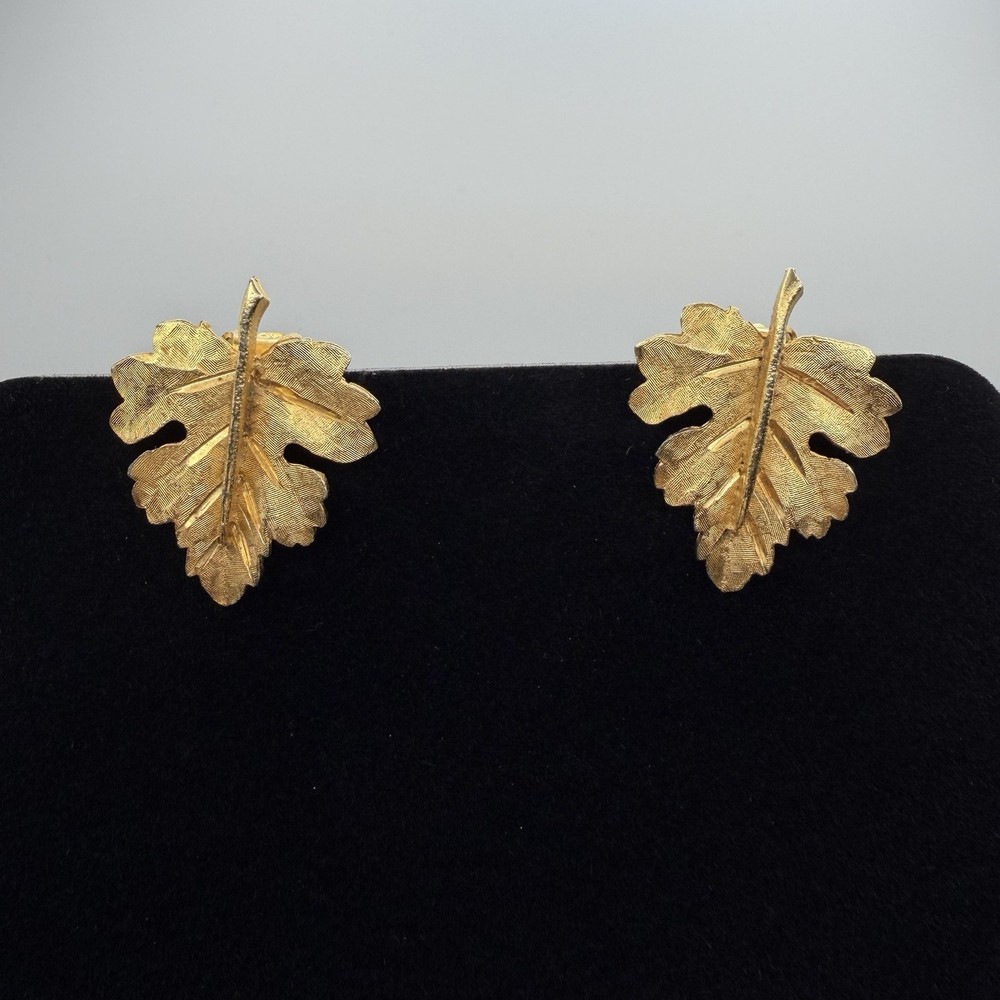 Vintage BSK Gold Tone Maple Leaf Clip On Earrings Signed Textured Leaf