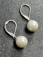 Vintage 1.1” Faux Pearl Beaded Silver Tone Metal Hinged Dangle Earrings