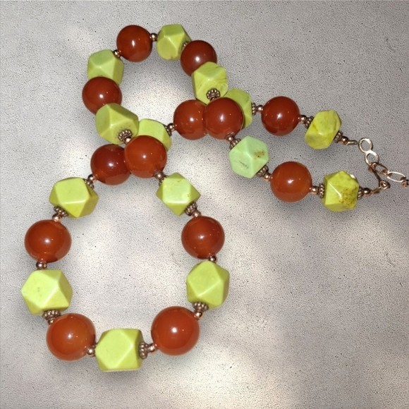 Chunky vintage beaded necklace glass /agate red and green Geometric Gold