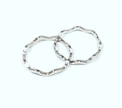 Two Vintage Avon Silver Tone Fashion Waves Stackable Rings Size 7