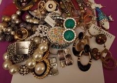 Vintage/Now Jewelry Lot Resell Craft Repair Mostly Wearable Many Signed 4.15 lbs