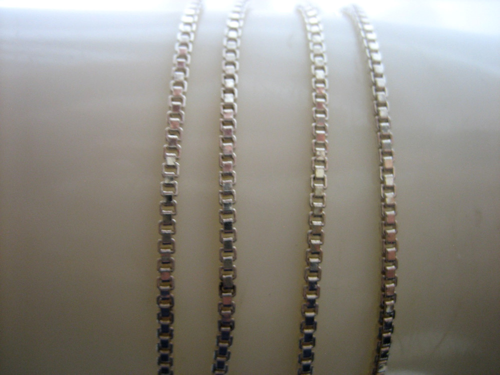 FAS ITALY SIGNED 30″ BOX CHAIN NECKLACE 8.4 GRAMS