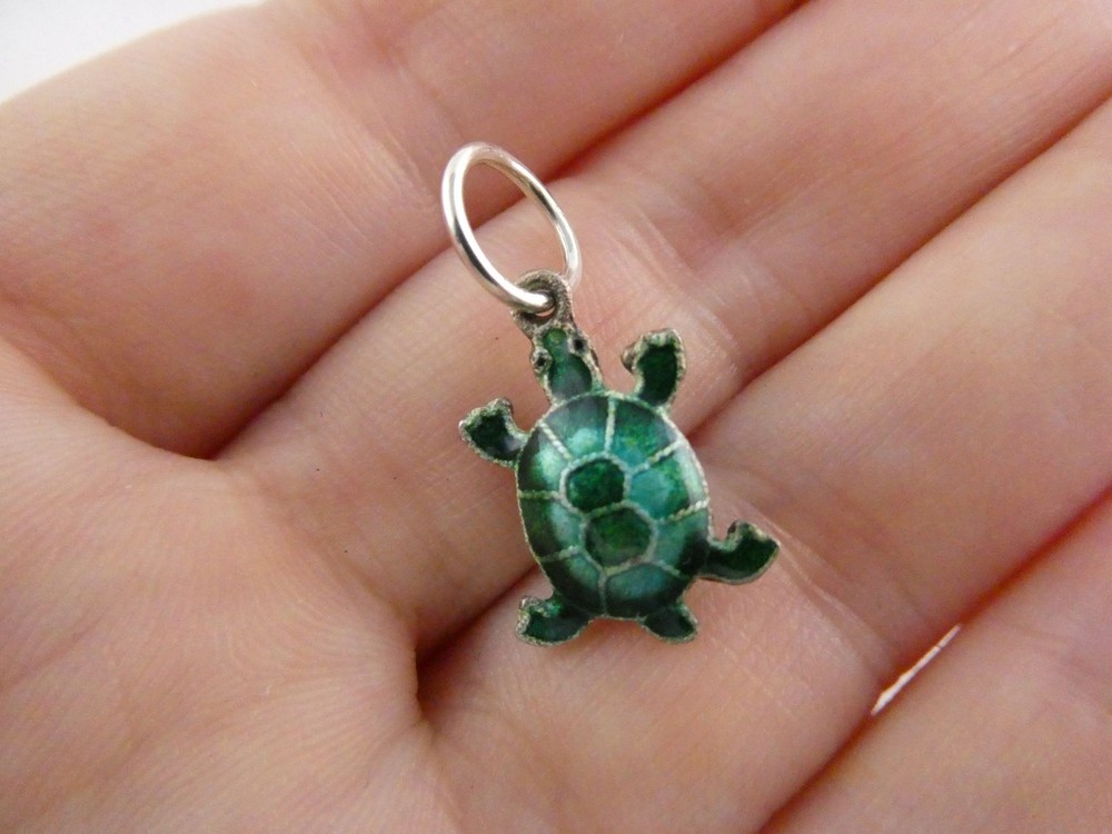 Vintage Sterling Silver Green Enameled Turtle Charm Pendant 1g 7/8 Inch Length