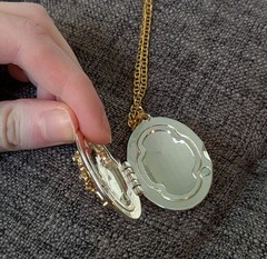 AVON Photo Locket Necklace, Beautiful Tree Design, Unique Jewelry, Gold Toned