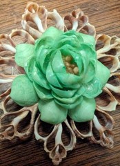 Handmade Seashell Brooch Pin Flower Design Dangling Shells Green 2.25″ Diameter
