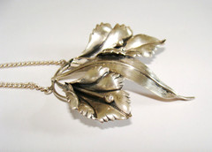 Vintage 25.3g Sterling Silver LARGE 2.5″ Calla Lily Lilies Necklace 15.5″