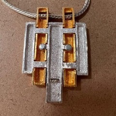 VINTAGE AVON Pendant Necklace 17 in Silver Tone / Gold Tone