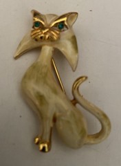 Vintage signed LG Lind Gal Enamel Cat with Emerald Rhinestone Eyes