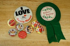 Vintage Pinback Buttons Holiday Christmas Santa Claus Seasons Greetings Ribbon